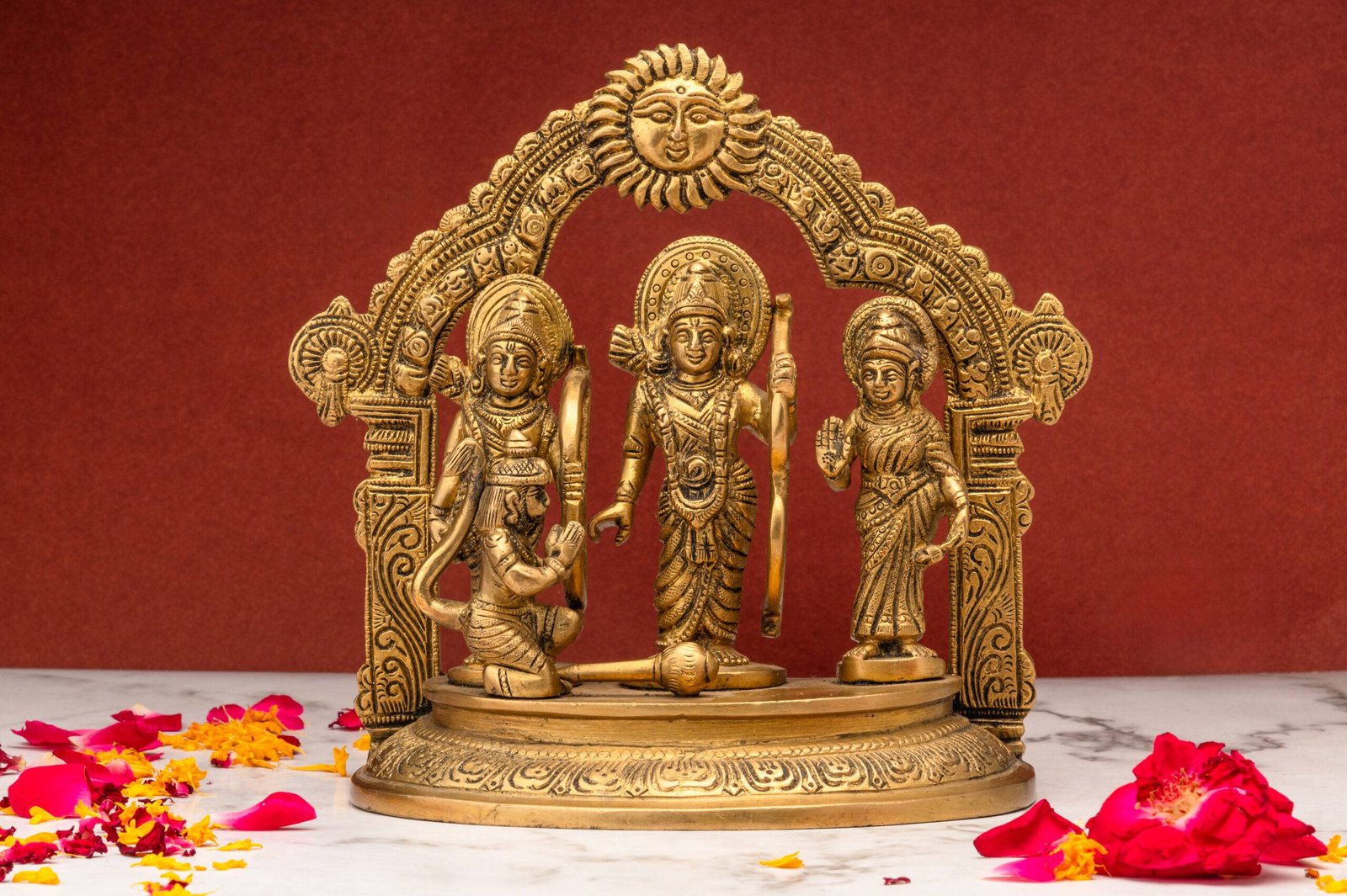 brass-Ram-Darbar-239-8-scaled-1.jpg Brass Ram Darbar – Detailed Carving – 7 Inch - Image 1